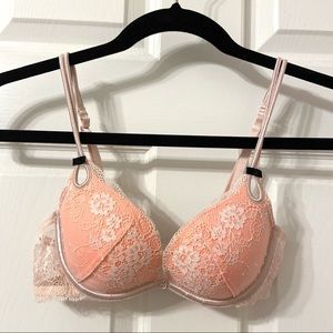 NWOT 34A Peach Lace Bra